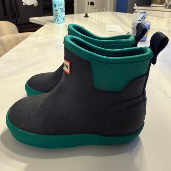 Hunter Kids Black Boots with Green Trim - Picture 2 of 3